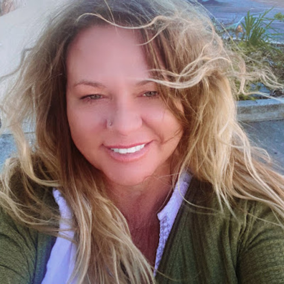 Meet your Posher, Paula - Picture 1 of 1